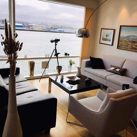 Stylish And Relaxing Two Bedroom Appartment, View Over Harbour Hafnarfjörður Exterior foto